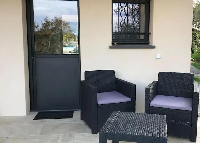 Appartement T1 Traversant, Plain Pied Entre Et Montagne *